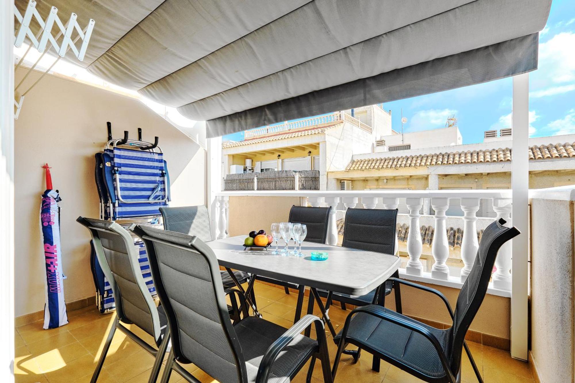 Apartment Calle Pola De Siero 38 , Two Bedroom Near Locos With Large Terrace And Air Conditioning In Every Room, Torrevieja